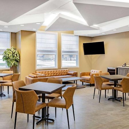 Super 8 By Wyndham Moosonee Otel Dış mekan fotoğraf
