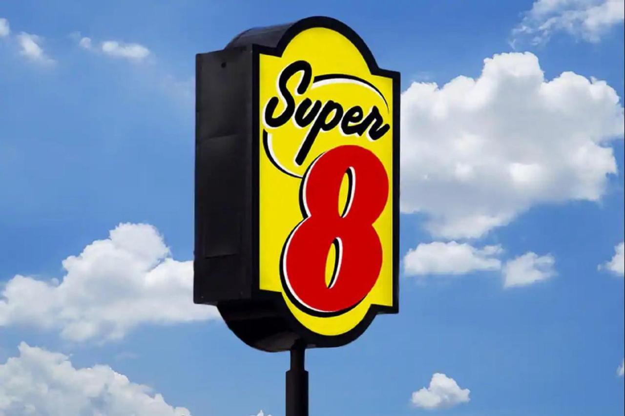 Super 8 By Wyndham Moosonee Otel Dış mekan fotoğraf