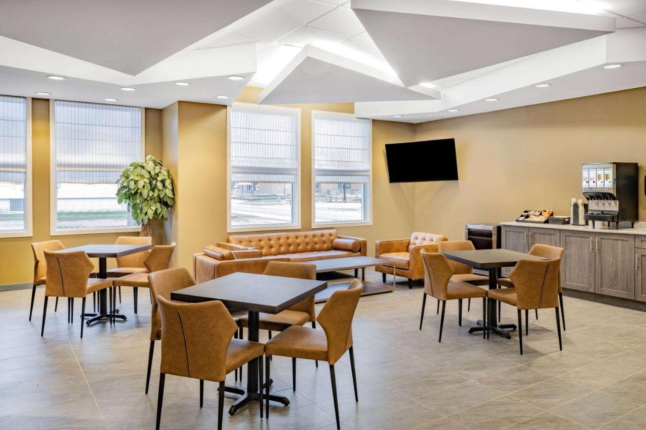 Super 8 By Wyndham Moosonee Otel Dış mekan fotoğraf